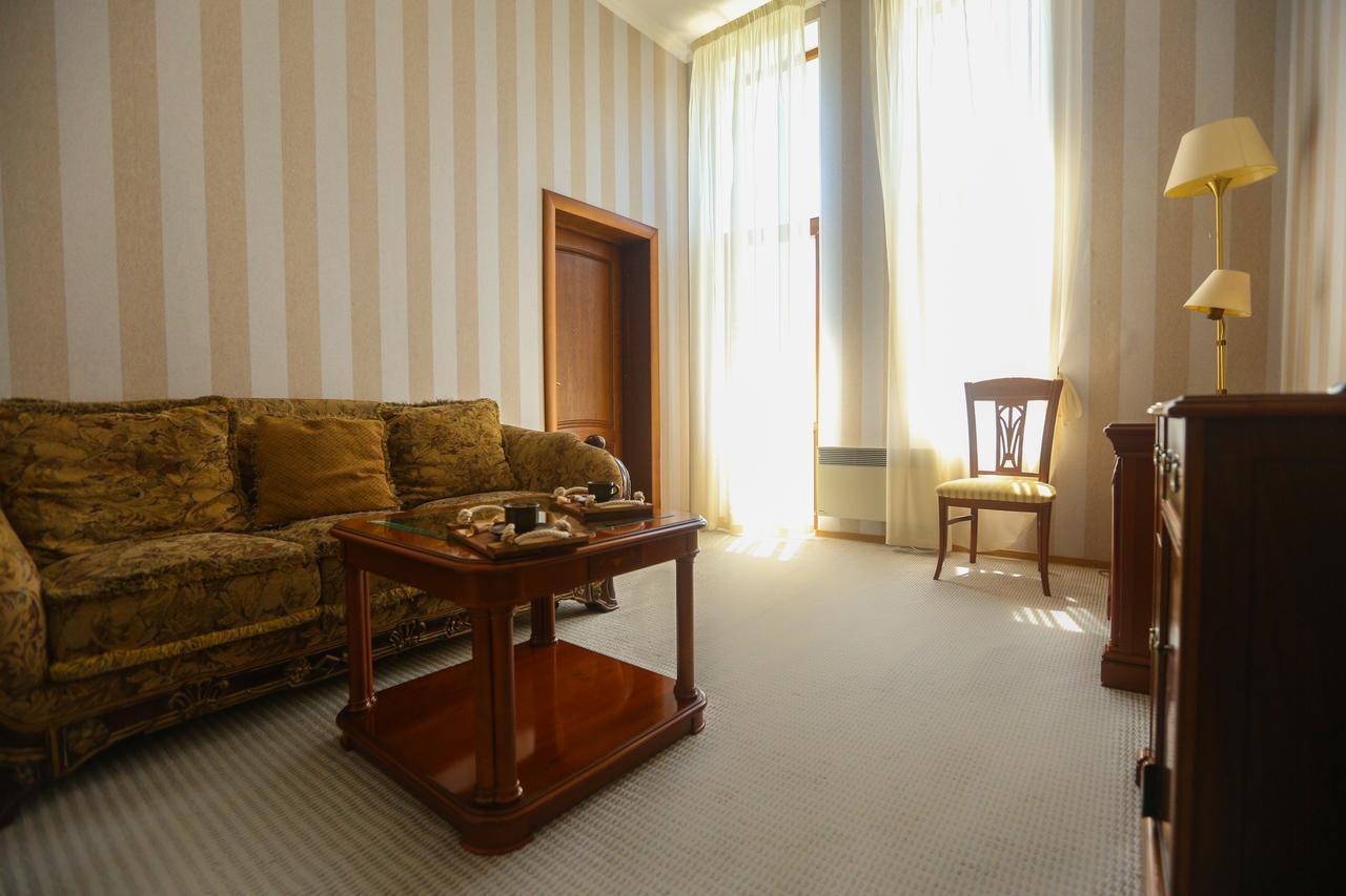 Ritsa Hotel Sohum Dış mekan fotoğraf